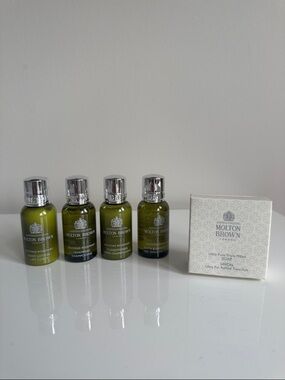 Molton Brown Reviving Rosemary travel set